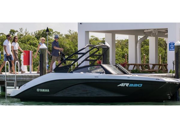 Yamaha Boats AR220 image