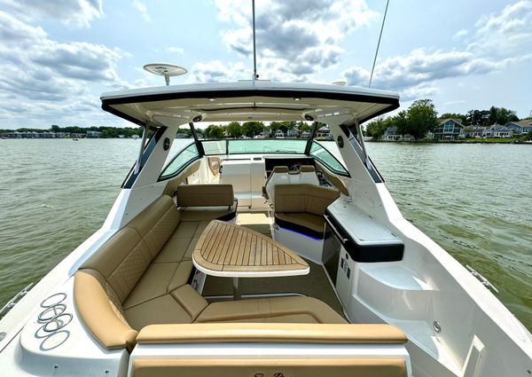 Sea Ray 320 Sundancer image