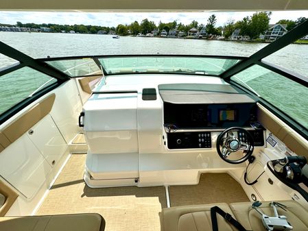 Sea Ray 320 Sundancer image