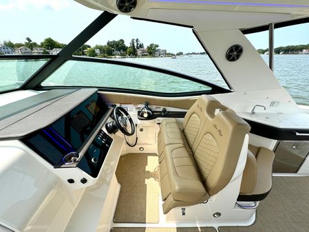 Sea Ray 320 Sundancer image