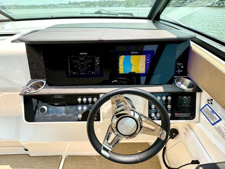 Sea Ray 320 Sundancer image