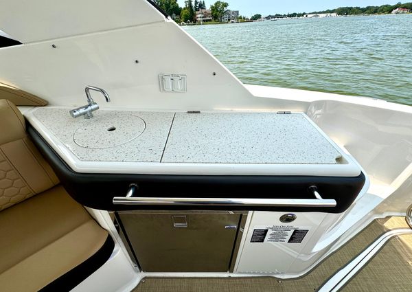 Sea Ray 320 Sundancer image