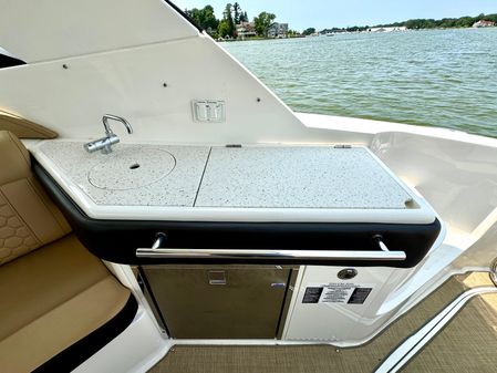 Sea Ray 320 Sundancer image