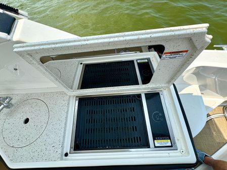 Sea Ray 320 Sundancer image