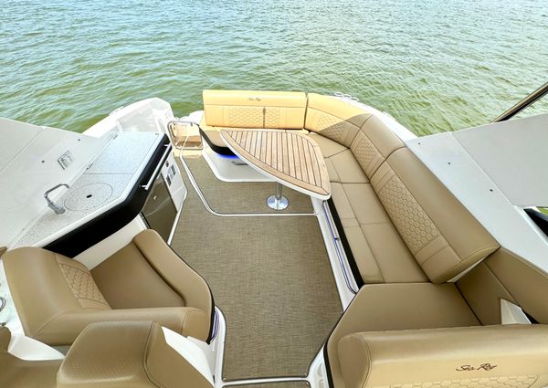 Sea Ray 320 Sundancer image