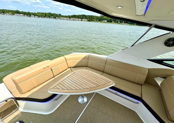 Sea Ray 320 Sundancer image