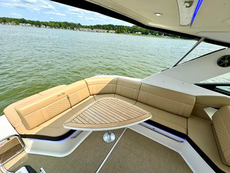 Sea Ray 320 Sundancer image