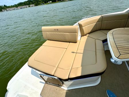 Sea Ray 320 Sundancer image