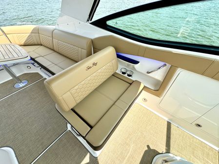 Sea Ray 320 Sundancer image