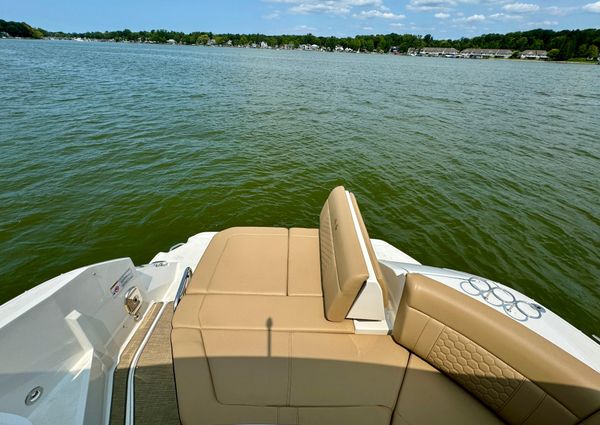 Sea Ray 320 Sundancer image