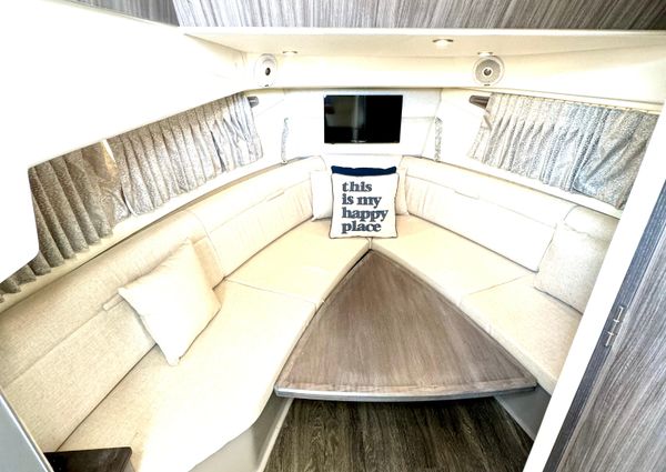 Sea Ray 320 Sundancer image