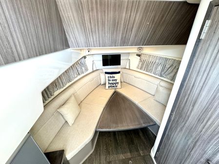 Sea Ray 320 Sundancer image