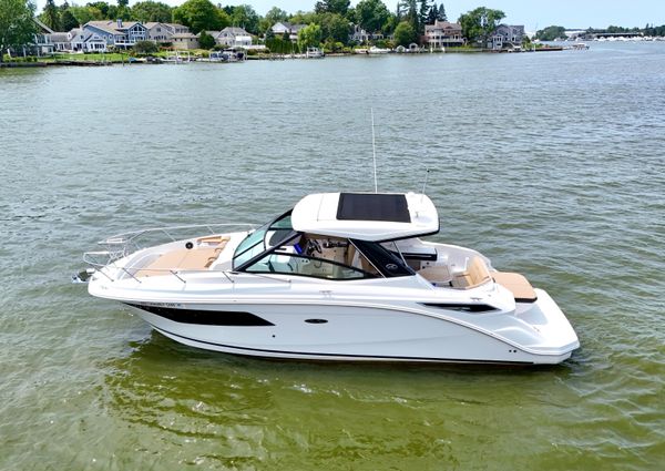 Sea Ray 320 Sundancer image