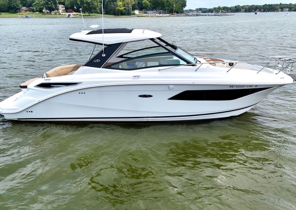 Sea Ray 320 Sundancer image