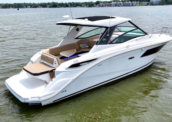 Sea Ray 320 Sundancer image