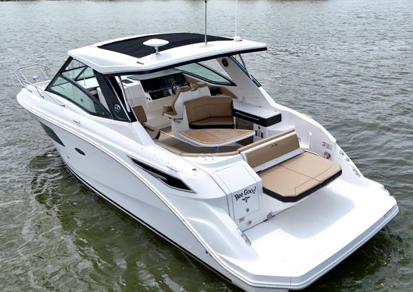 Sea Ray 320 Sundancer image