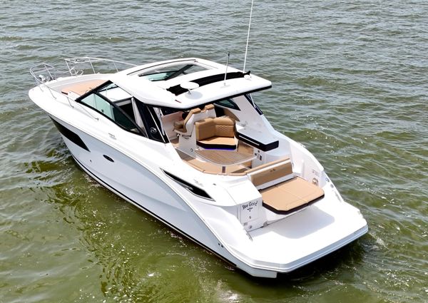 Sea Ray 320 Sundancer image