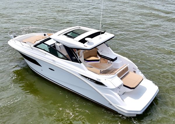 Sea Ray 320 Sundancer image