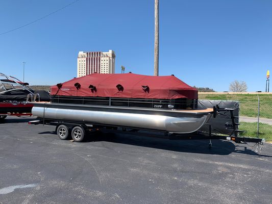 Coach Pontoons 250 RF - main image