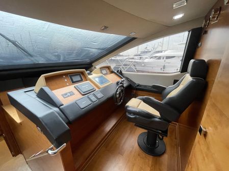 Azimut 85 image