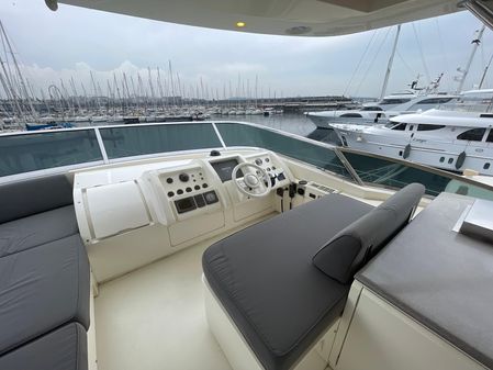 Azimut 85 image