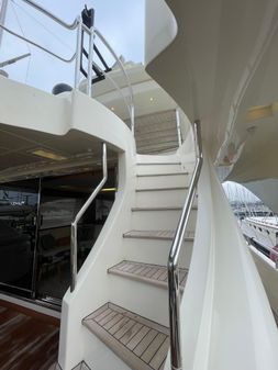 Azimut 85 image