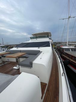 Azimut 85 image