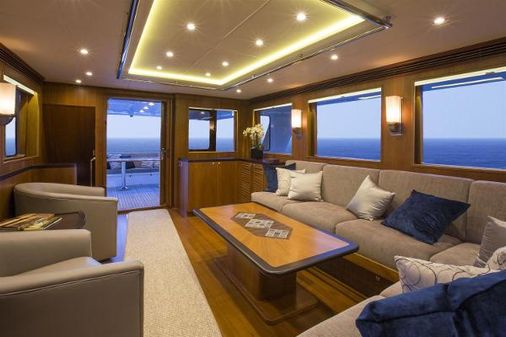 Outer-reef-yachts 700-720-MY image
