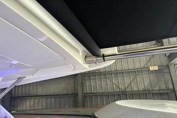 Sea Ray SLX 350 image