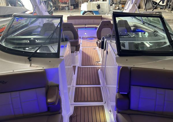 Sea Ray 350 SLX image