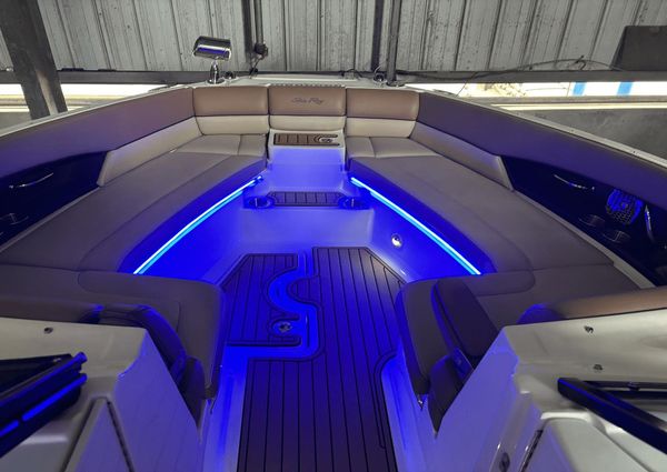 Sea Ray 350 SLX image