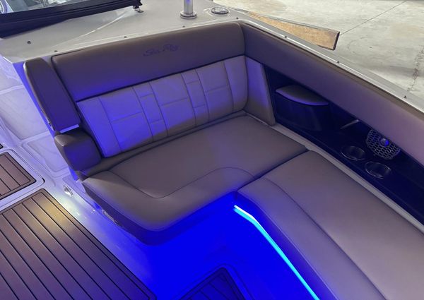 Sea Ray 350 SLX image