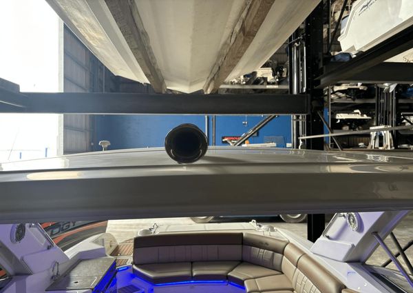 Sea Ray 350 SLX image