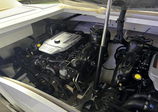 Sea Ray 350 SLX image