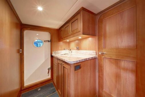 Outer-reef-yachts 720-740-DELUXBRIDGE-MY image