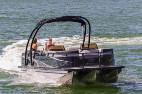 Tahoe Pontoon GT Elite Windshield