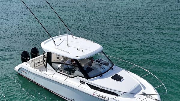 Boston Whaler 325 Conquest 