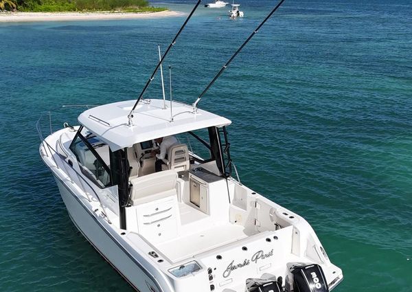 Boston Whaler 325 Conquest image