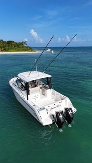 Boston Whaler 325 Conquest image