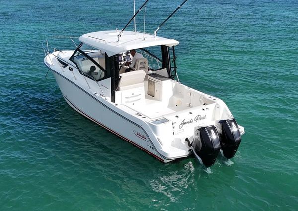 Boston Whaler 325 Conquest image