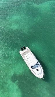 Boston Whaler 325 Conquest image