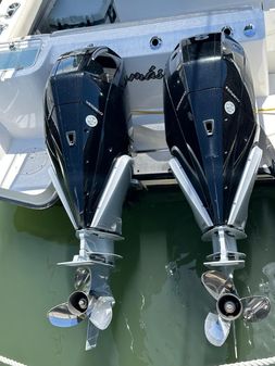 Boston Whaler 325 Conquest image