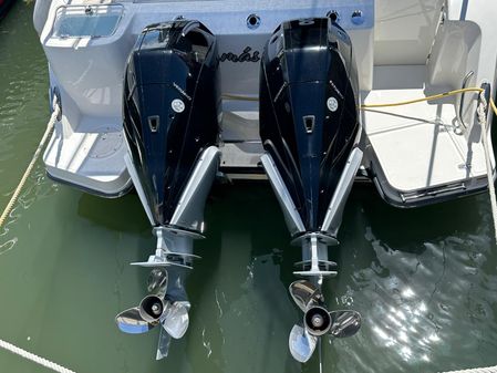 Boston Whaler 325 Conquest image