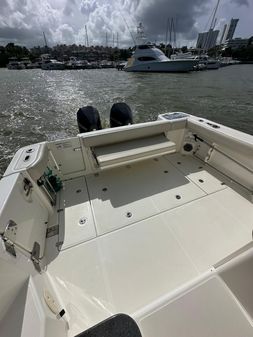 Boston Whaler 325 Conquest image