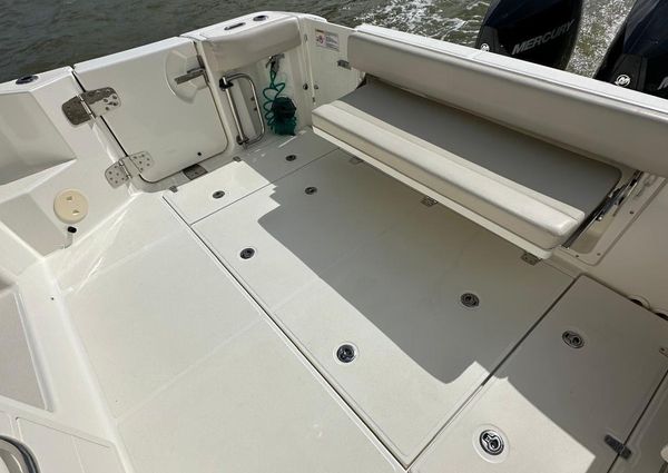 Boston Whaler 325 Conquest image