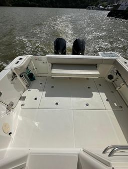 Boston Whaler 325 Conquest image