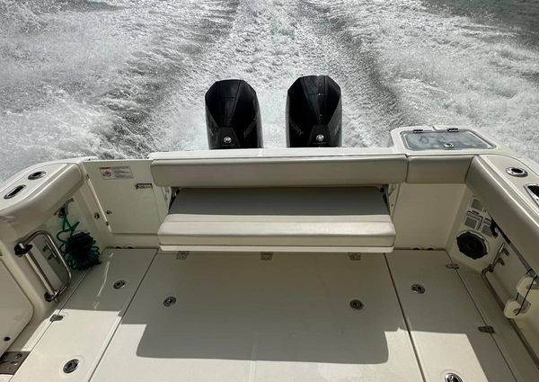 Boston Whaler 325 Conquest image