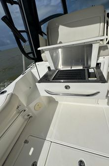 Boston Whaler 325 Conquest image