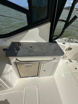 Boston Whaler 325 Conquest image