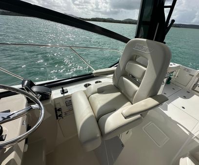 Boston Whaler 325 Conquest image